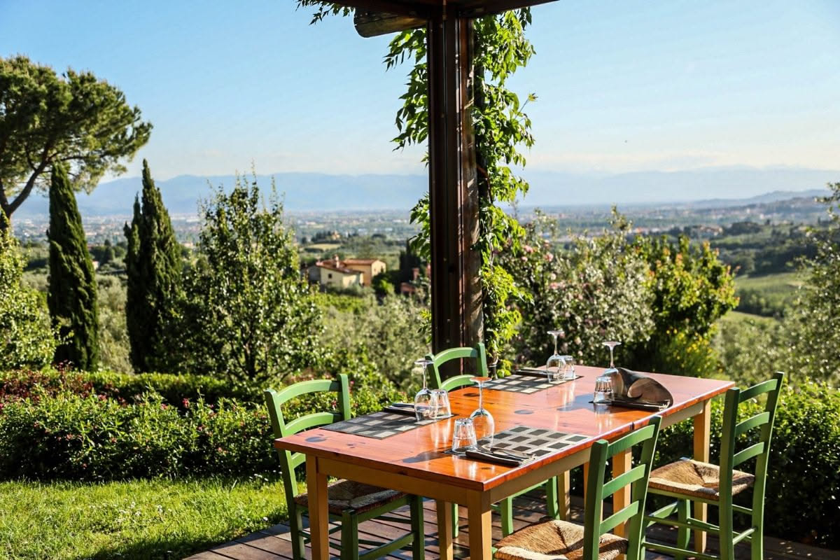 Vacanza sostenibile in Italia: paesaggi mozzafiato, alloggi eco-friendly e attività a basso impatto ambientale.